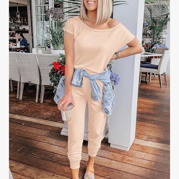 Pretty Garden, Peach color Jumpsuit, on or off shoulder. Size XL - Picture 3 of 16